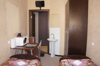 Гостиница  Чилаут Нижний Новгород Стандартный двухместный номер с 2 отдельными кроватями и общей ванной комнатой-3